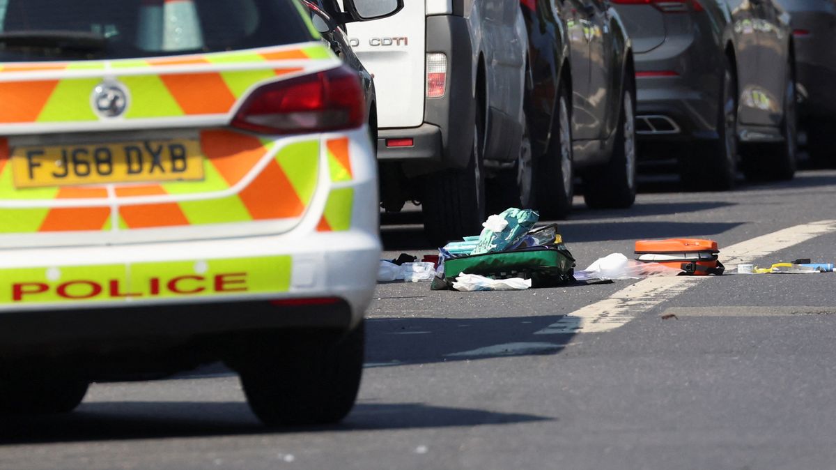 Vraždy a útok autem v Nottinghamu. Centrum města je uzavřeno